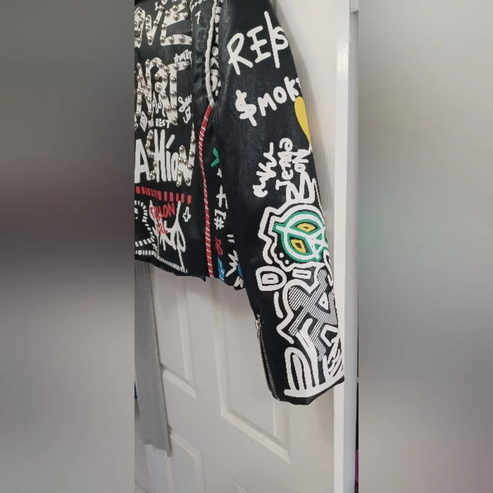 NWOT She's Dope Graffiti Faux Leather Jacket XL - Picture 4 of 6
